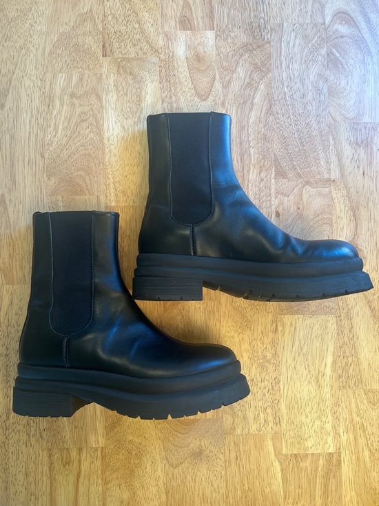 JW ANDERSON Shoes - JW Anderson Black Leather Chelsea Boots 38 EU